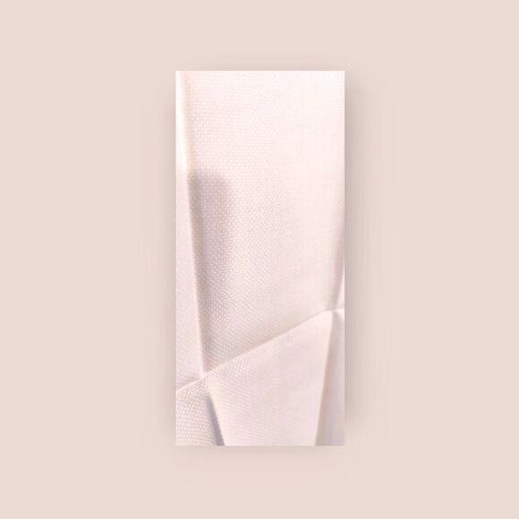 Vintage White Hand Towels w/ Border Motifs Excellent Condition (Set of 3) 20x36" - Picture 4 of 16